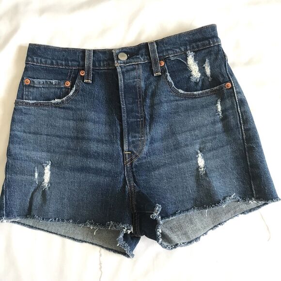 $79 Levi’s Ribcage Jean Shorts High Rise Button Fly Ripped Raw Hem Cut Off 27 - Picture 1 of 13